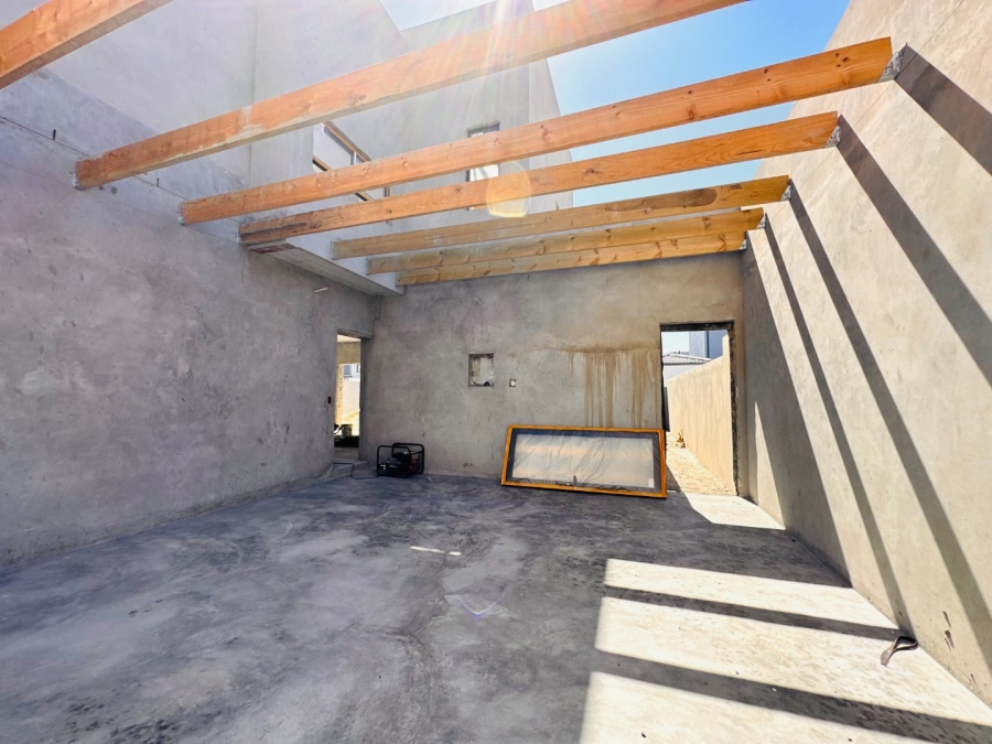 5 Bedroom Property for Sale in Sandown Western Cape